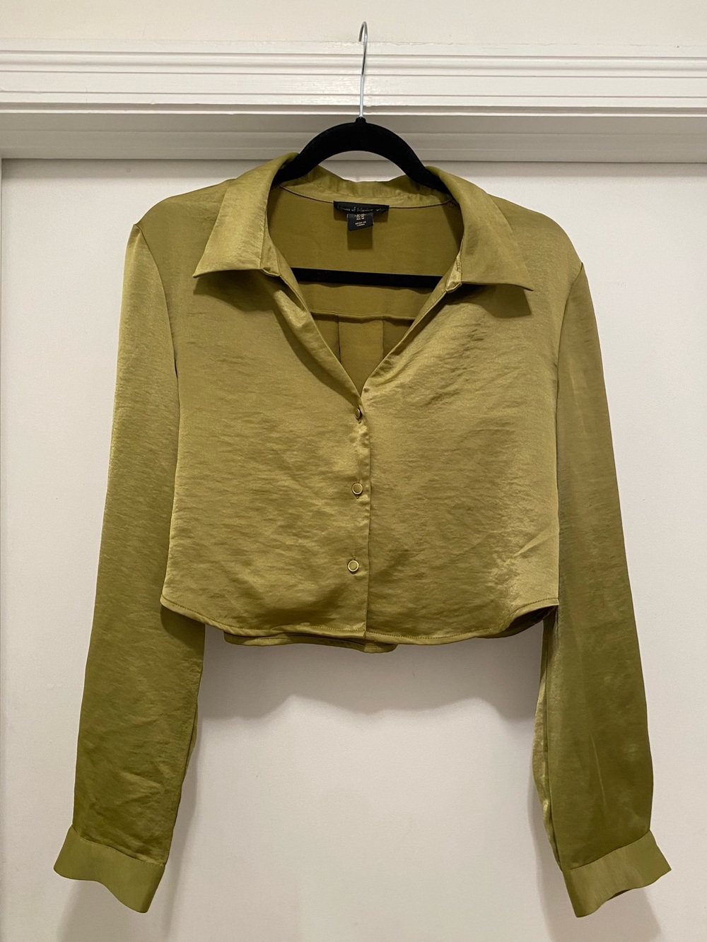 House of Harlow 1960 Cropped Satin Blouse SZ Medium Chartreuse Green Long Sleeve